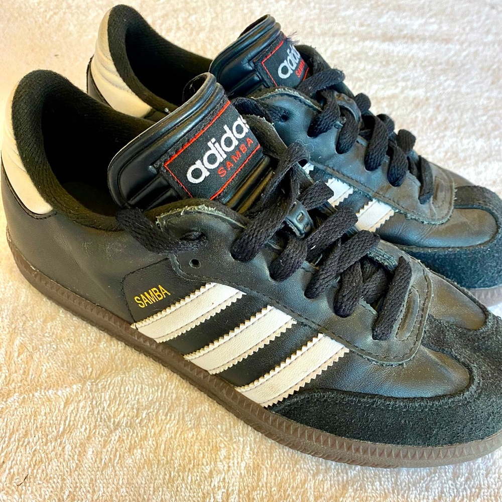 adidas Kids' Samba Classic Indoor Soccer Shoes | Size 3.5